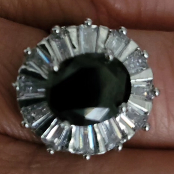 Ring - Picture 3 of 5